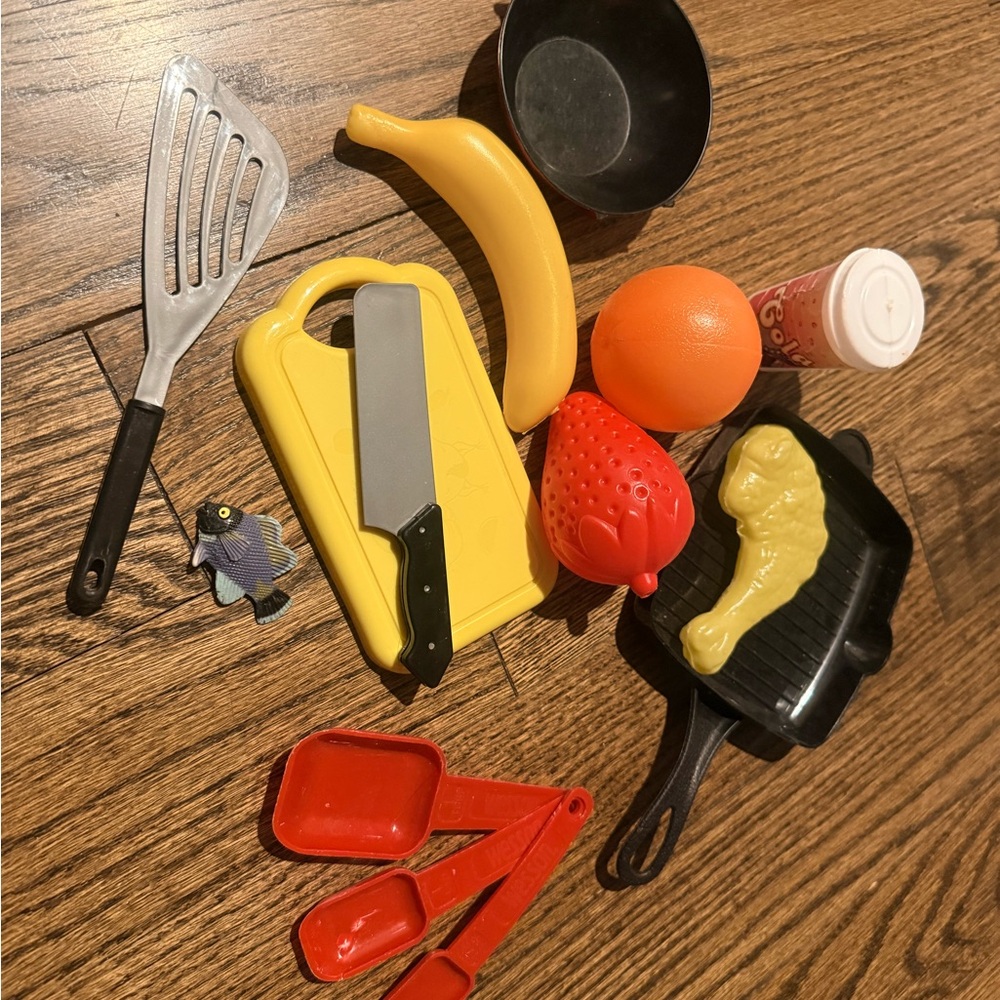 Toy Kitchen Set/Food